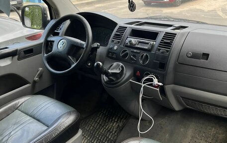 Volkswagen Transporter T5 рестайлинг, 2004 год, 900 000 рублей, 8 фотография