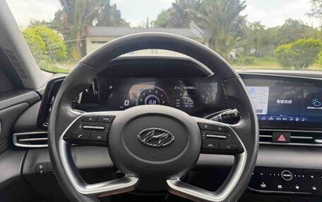 Hyundai Elantra, 2022 год, 1 350 000 рублей, 8 фотография