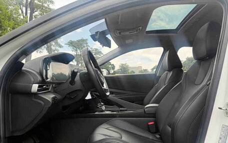 Hyundai Elantra, 2022 год, 1 350 000 рублей, 12 фотография