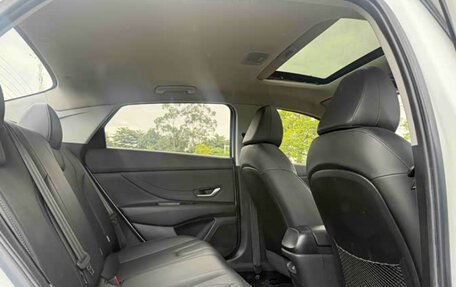 Hyundai Elantra, 2022 год, 1 350 000 рублей, 14 фотография