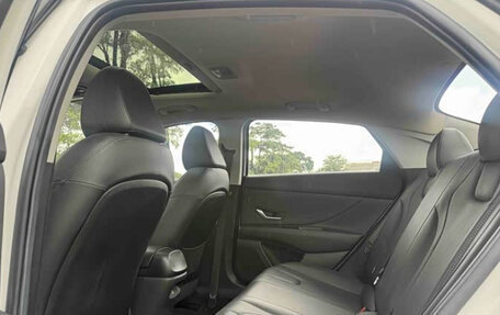 Hyundai Elantra, 2022 год, 1 350 000 рублей, 15 фотография