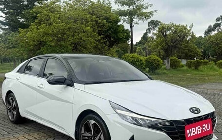 Hyundai Elantra, 2022 год, 1 350 000 рублей, 3 фотография