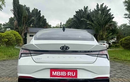 Hyundai Elantra, 2022 год, 1 350 000 рублей, 5 фотография