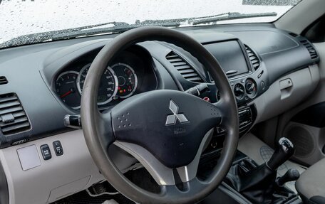 Mitsubishi L200 IV рестайлинг, 2012 год, 1 359 000 рублей, 10 фотография