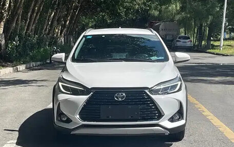 Toyota Yaris XP150 рестайлинг, 2022 год, 1 050 001 рублей, 6 фотография