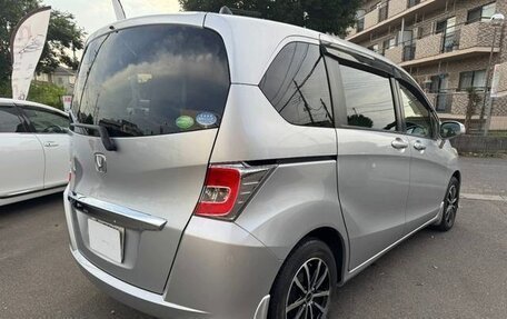 Honda Freed I, 2016 год, 921 000 рублей, 4 фотография