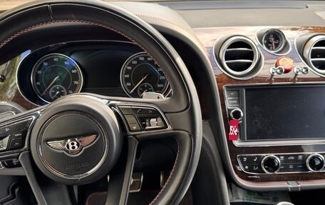 Bentley Bentayga I, 2018 год, 10 900 000 рублей, 26 фотография