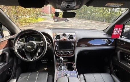 Bentley Bentayga I, 2018 год, 10 900 000 рублей, 27 фотография