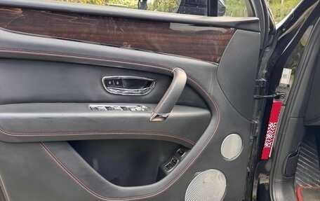 Bentley Bentayga I, 2018 год, 10 900 000 рублей, 23 фотография