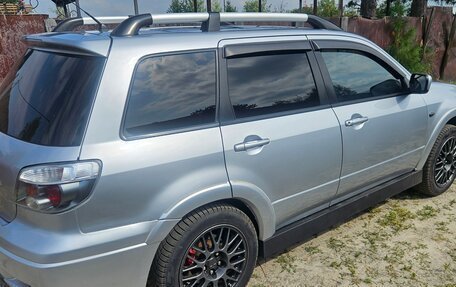 Mitsubishi Outlander III рестайлинг 3, 2006 год, 1 000 000 рублей, 18 фотография