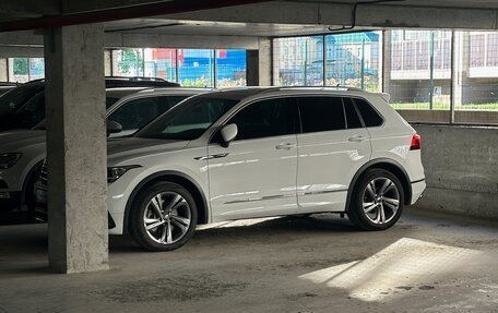 Volkswagen Tiguan II, 2021 год, 3 400 000 рублей, 38 фотография