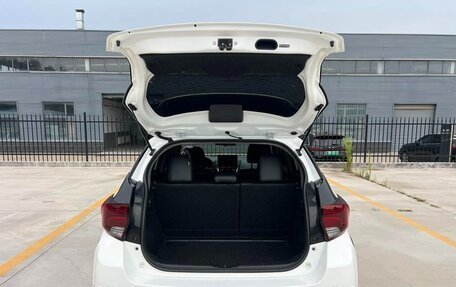 Toyota Yaris XP150 рестайлинг, 2022 год, 1 595 013 рублей, 5 фотография