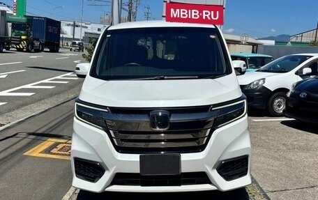 Honda Stepwgn IV, 2021 год, 1 980 000 рублей, 2 фотография