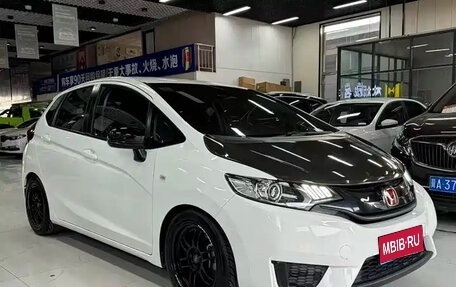 Honda Fit III, 2016 год, 990 000 рублей, 1 фотография