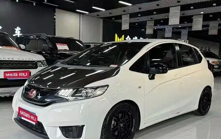 Honda Fit III, 2016 год, 990 000 рублей, 3 фотография