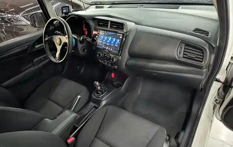 Honda Fit III, 2016 год, 990 000 рублей, 10 фотография