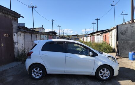 Toyota Vitz, 2010 год, 700 000 рублей, 4 фотография