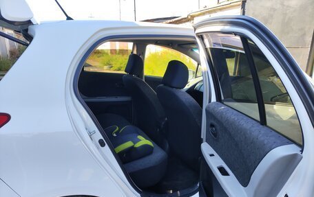Toyota Vitz, 2010 год, 700 000 рублей, 8 фотография