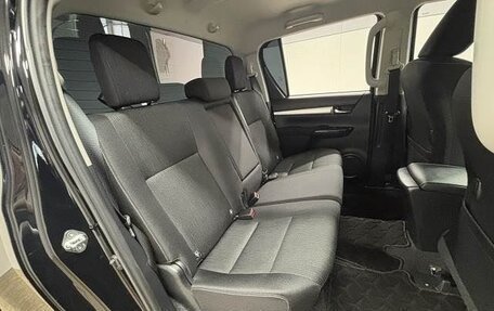 Toyota Hilux VIII, 2025 год, 4 200 000 рублей, 10 фотография