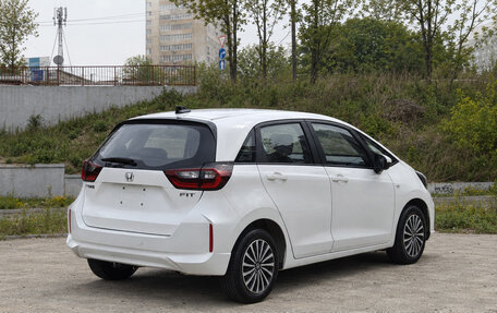 Honda Fit, 2022 год, 1 200 000 рублей, 6 фотография