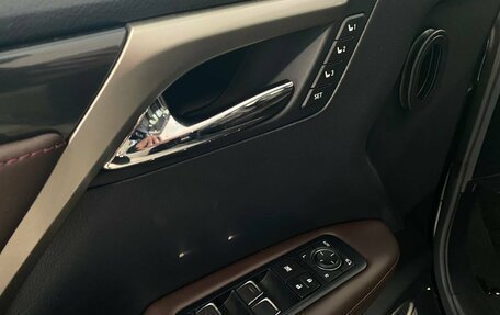 Lexus RX IV рестайлинг, 2019 год, 4 650 000 рублей, 7 фотография