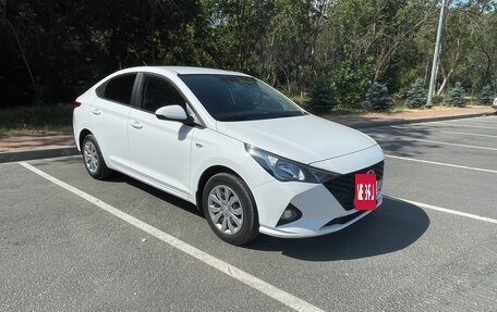 Hyundai Solaris II рестайлинг, 2021 год, 1 560 000 рублей, 5 фотография