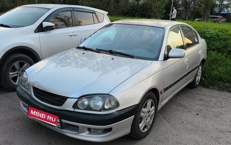 Toyota Avensis III рестайлинг, 1998 год, 310 000 рублей, 1 фотография