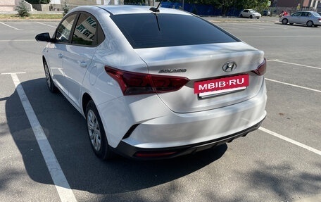 Hyundai Solaris II рестайлинг, 2021 год, 1 560 000 рублей, 8 фотография
