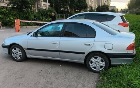 Toyota Avensis III рестайлинг, 1998 год, 310 000 рублей, 3 фотография
