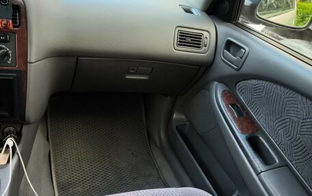 Toyota Avensis III рестайлинг, 1998 год, 310 000 рублей, 6 фотография