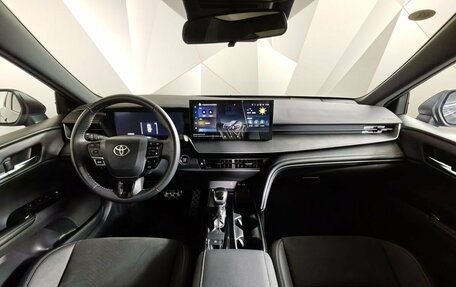 Toyota Camry, 2024 год, 3 550 000 рублей, 8 фотография