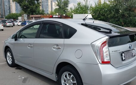Toyota Prius, 2013 год, 1 050 000 рублей, 4 фотография