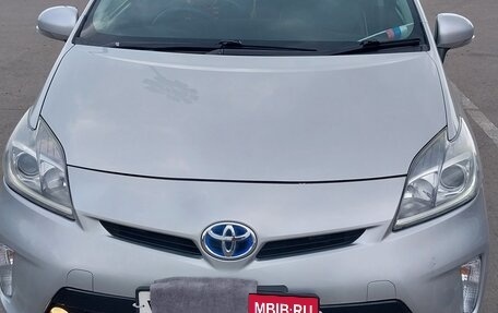 Toyota Prius, 2013 год, 1 050 000 рублей, 3 фотография