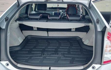Toyota Prius, 2013 год, 1 050 000 рублей, 9 фотография