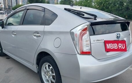 Toyota Prius, 2013 год, 1 050 000 рублей, 14 фотография