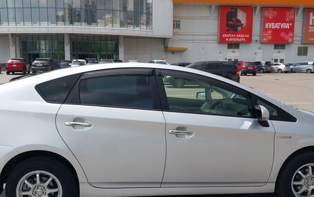 Toyota Prius, 2013 год, 1 050 000 рублей, 18 фотография