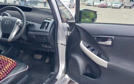 Toyota Prius, 2013 год, 1 050 000 рублей, 21 фотография
