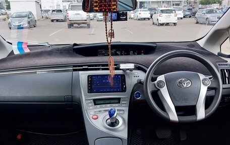 Toyota Prius, 2013 год, 1 050 000 рублей, 27 фотография