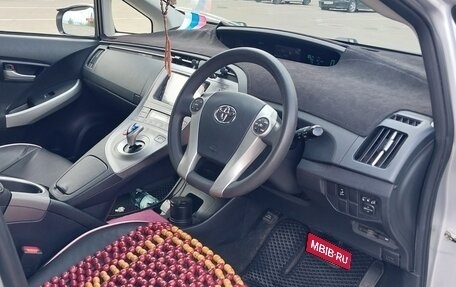 Toyota Prius, 2013 год, 1 050 000 рублей, 23 фотография