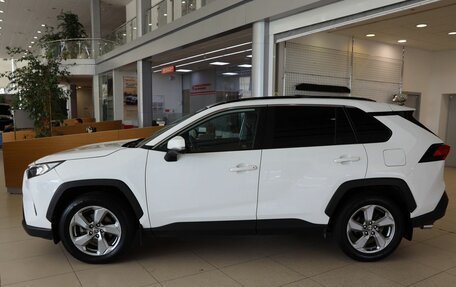 Toyota RAV4, 2020 год, 3 150 000 рублей, 8 фотография
