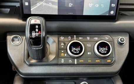 Land Rover Defender II, 2021 год, 13 990 000 рублей, 26 фотография