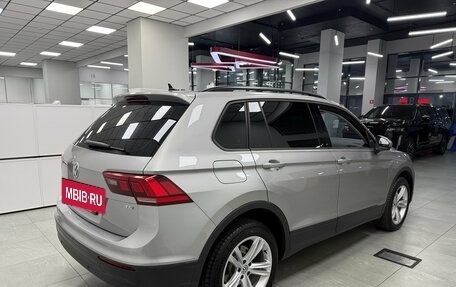 Volkswagen Tiguan II, 2018 год, 1 800 000 рублей, 6 фотография