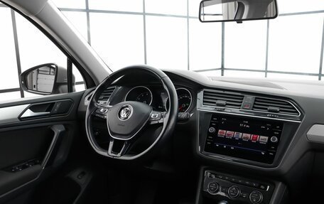 Volkswagen Tiguan II, 2020 год, 2 699 000 рублей, 7 фотография