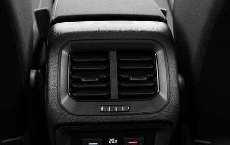 Volkswagen Tiguan II, 2020 год, 2 699 000 рублей, 16 фотография