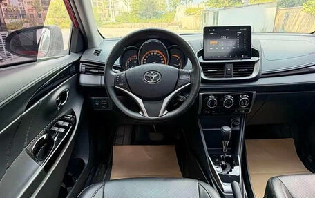 Toyota Yaris XP150 рестайлинг, 2022 год, 1 033 000 рублей, 7 фотография