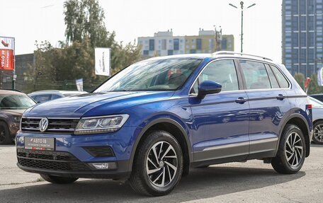 Volkswagen Tiguan II, 2018 год, 2 599 000 рублей, 2 фотография