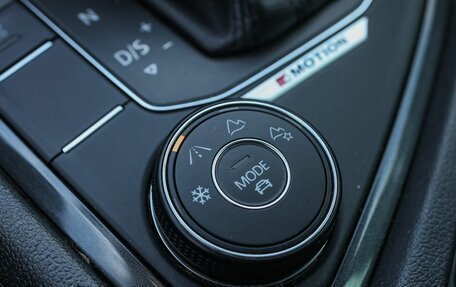 Volkswagen Tiguan II, 2018 год, 2 599 000 рублей, 15 фотография