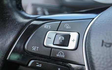 Volkswagen Tiguan II, 2018 год, 2 599 000 рублей, 16 фотография