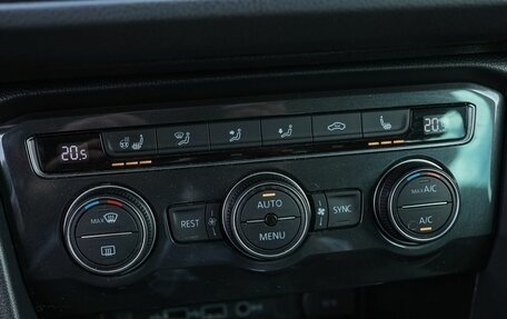 Volkswagen Tiguan II, 2018 год, 2 599 000 рублей, 12 фотография