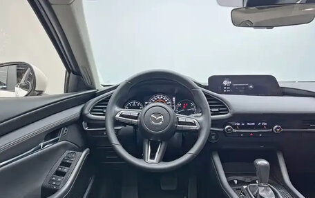 Mazda 3, 2023 год, 1 660 600 рублей, 12 фотография